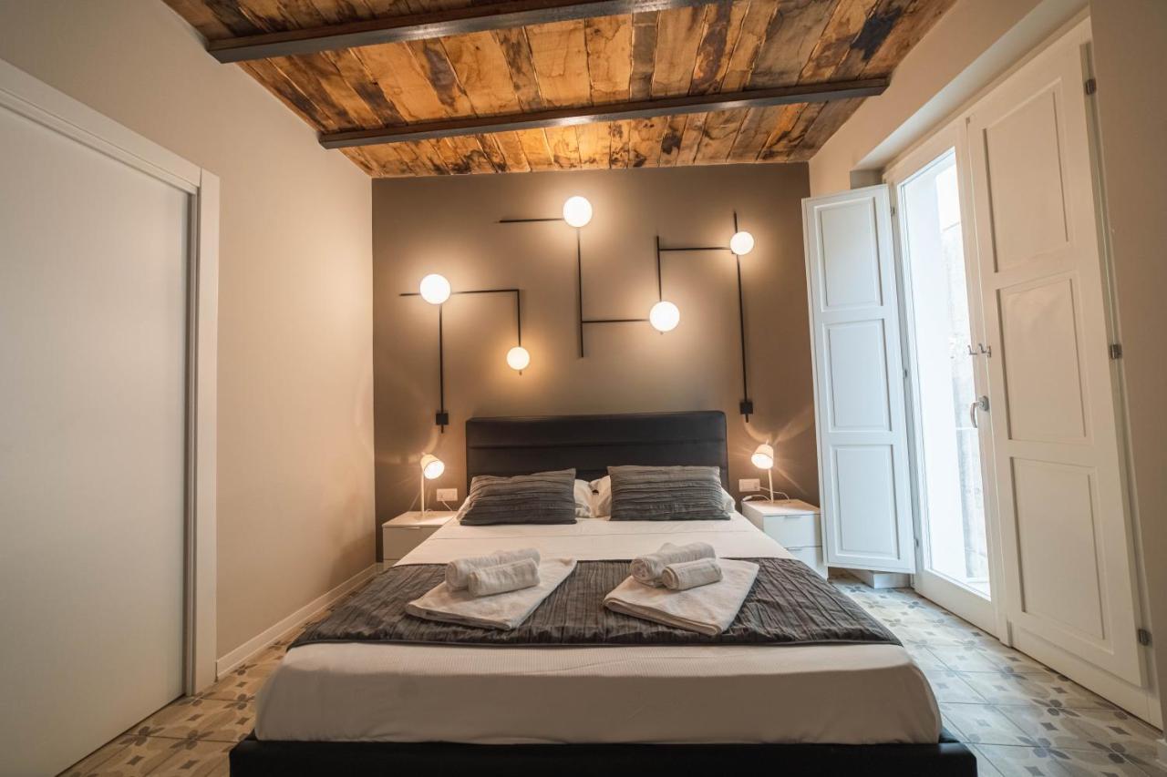 Palazzo Paladini - Luxury Suites In The Heart Of The Old Town Pizzo  Exterior foto